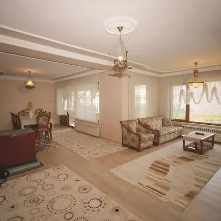 Cheerful 9-Bedroom Villa With Pool * İznik