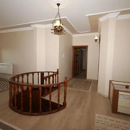 Villa Cheerful 9-Bedroom Villa With Pool *