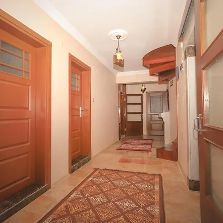 Cheerful 9-Bedroom Villa With Pool İznik