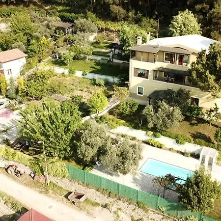 Villa Cheerful 9-Bedroom Villa With Pool *