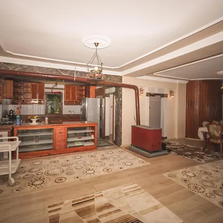 Cheerful 9-Bedroom Villa With Pool Villa