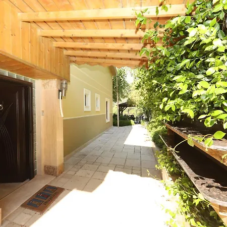 Cheerful 9-Bedroom Villa With Pool * İznik